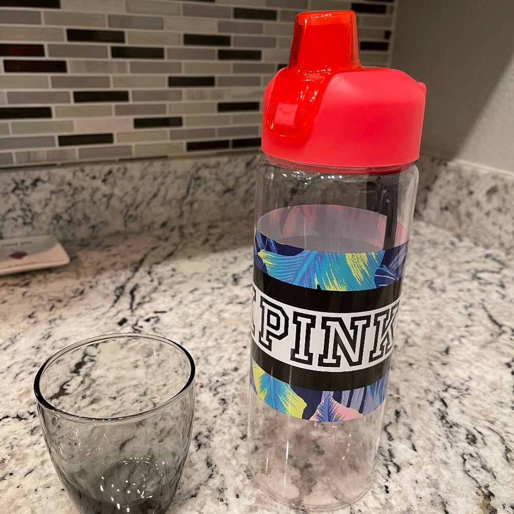 Victoria Secret PINK 32oz Water Bottle